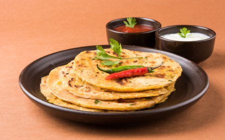 Flaky Aloo Paratha – Soft Potato Stuffed Indian Paratha Recipe