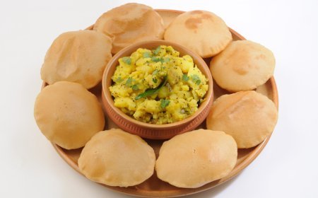 Flavourful Poori Bhaji – Classic Indian Potato Curry with Puffy Pooris