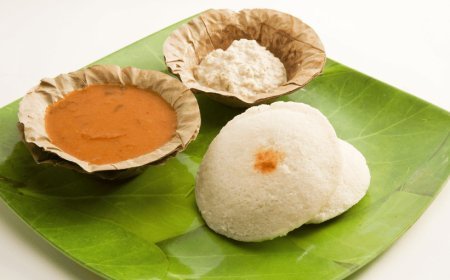 Soft Idli & Spicy Sambar – Classic South Indian Breakfast Recipe