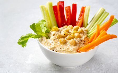 Dive into Deliciousness: The Ultimate Middle Eastern Hummus Guide