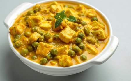 Matar Paneer – Creamy, Savory Peas and Paneer Curry