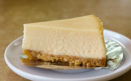 New York–Style Cheesecake – Creamy, Rich & Perfectly Smooth
