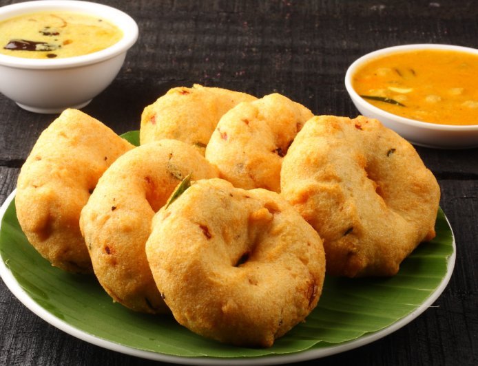 Ultimate Medu Vada – Crispy South Indian Lentil Doughnuts