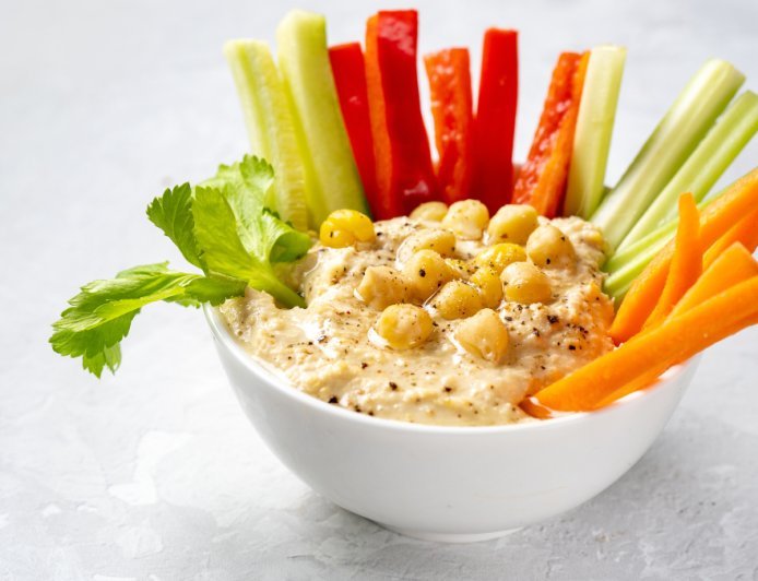 Dive into Deliciousness: The Ultimate Middle Eastern Hummus Guide