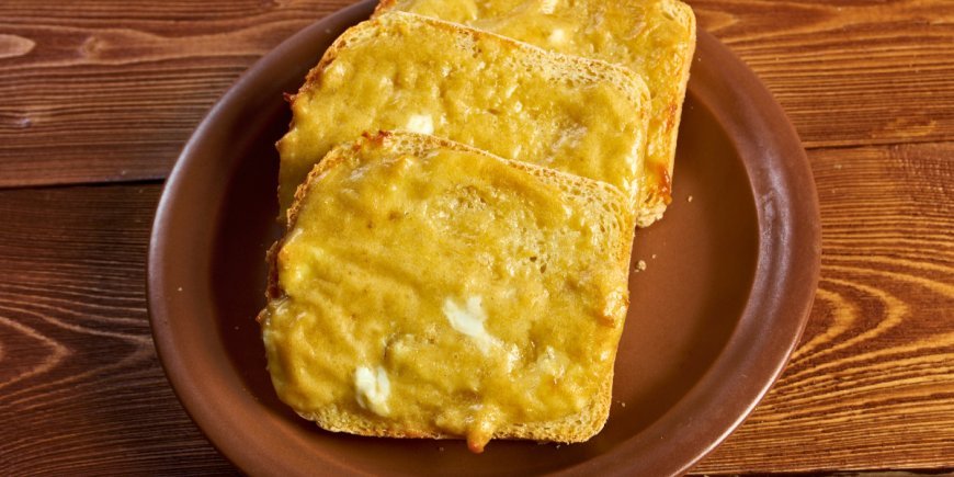 Welsh Rarebit – Creamy, Savory Cheese-on-Toast Delight