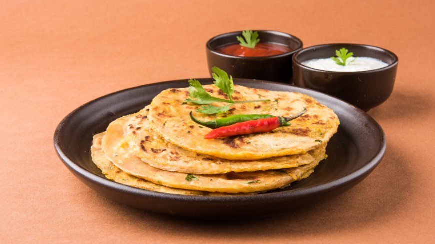 Flaky Aloo Paratha – Soft Potato Stuffed Indian Paratha Recipe