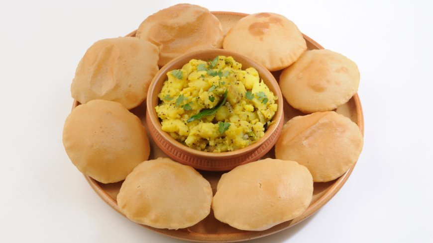 Flavourful Poori Bhaji – Classic Indian Potato Curry with Puffy Pooris