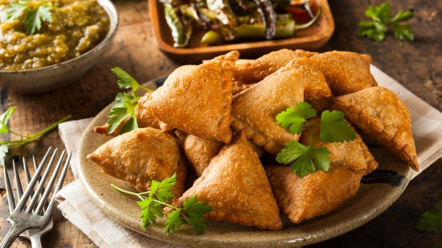 Vegetable Samosa – Crispy, Spiced & Irresistibly Delicious Snack