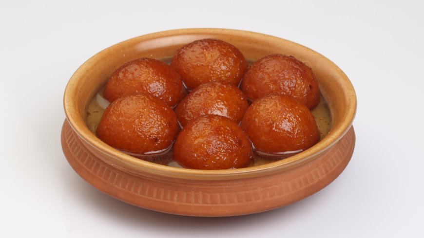 Gulab Jamun – Traditional Syrupy Milk-Dumplings for Festive Joy