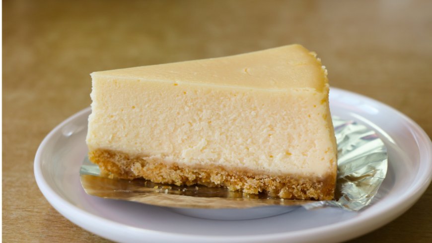 New York–Style Cheesecake – Creamy, Rich & Perfectly Smooth